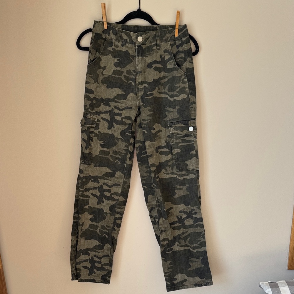 SHEIN Women's Camouflage Cargo Jeans